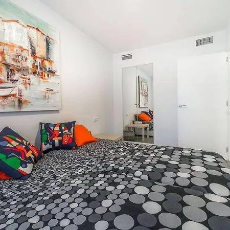 Luxury Kerry Place דירה *